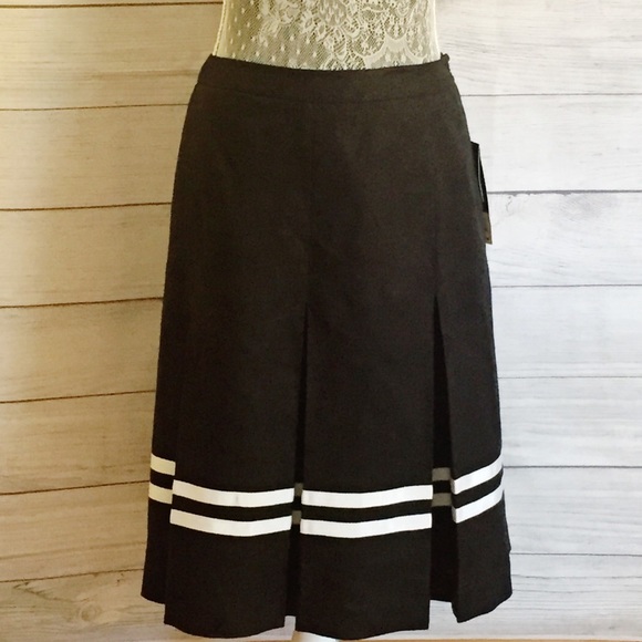 Jones New York Dresses & Skirts - NWT! JONES NEW YORK Pleated LINEN Skirt~Size 14
